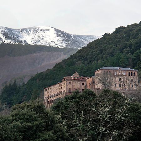 Monasterio De Santa Maria De Valvanera Anguiano Exterior photo